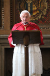 Pope Benedict delivering his address to diocesan bishops at Lambeth Palace © Gordon Audio Visual